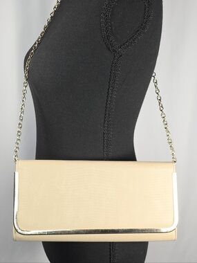 👜 Cream Faux Leather Clutch Crossbody Gold Chain Minimal Evening Bag